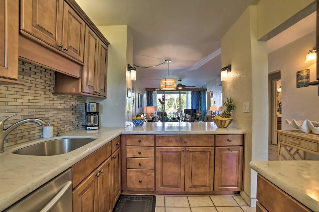 Apartment Ocean-View Kihei Condo With Lanai Steps To Beach!
